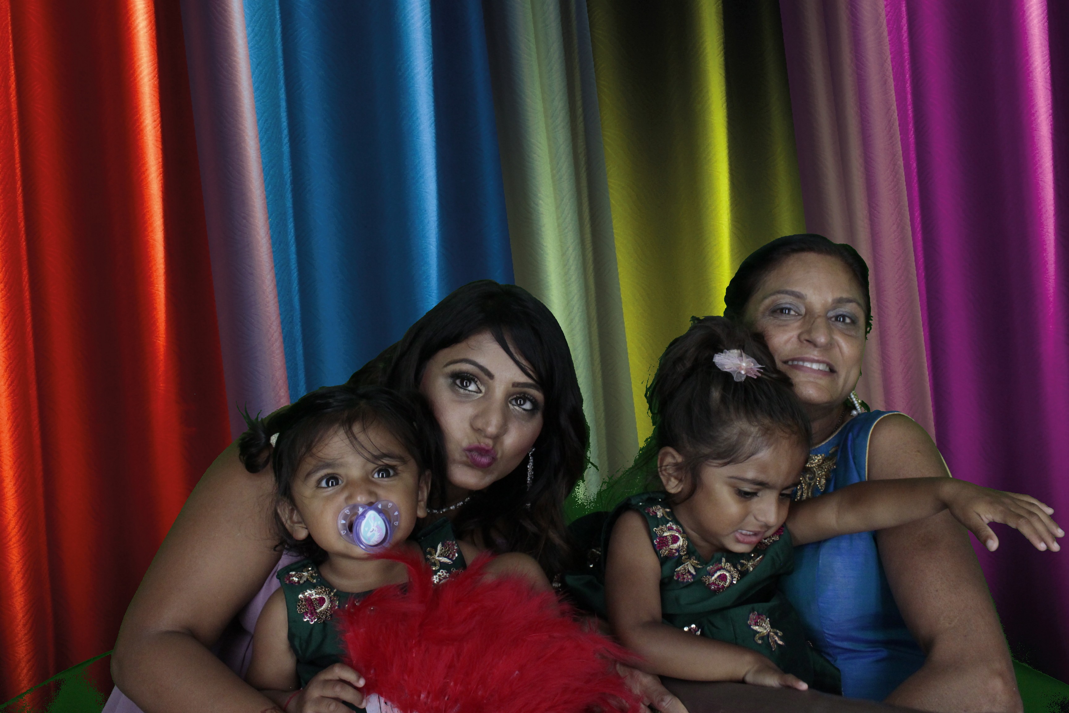 Bhavin & Yasmin’s Wedding | View more photos from the event at gallery.myphotoboothexperience.co.uk/u/MyPhotoBoothExperienceLtd/Bhavin-Yasmin’s-Wedding